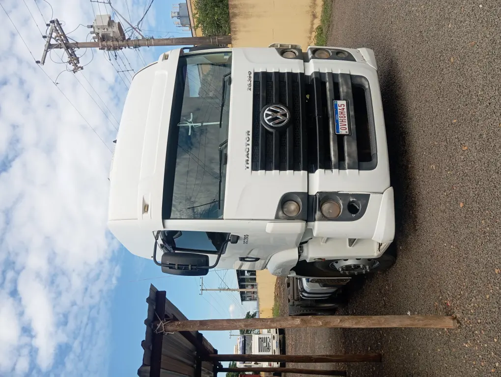 VOLKSWAGEN 25-390 - Foto