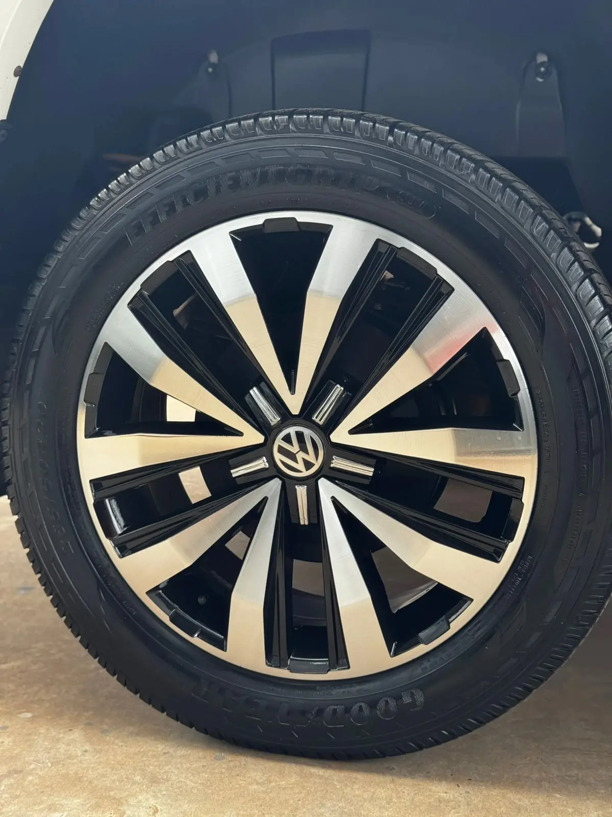VOLKSWAGEN Amarok - Foto