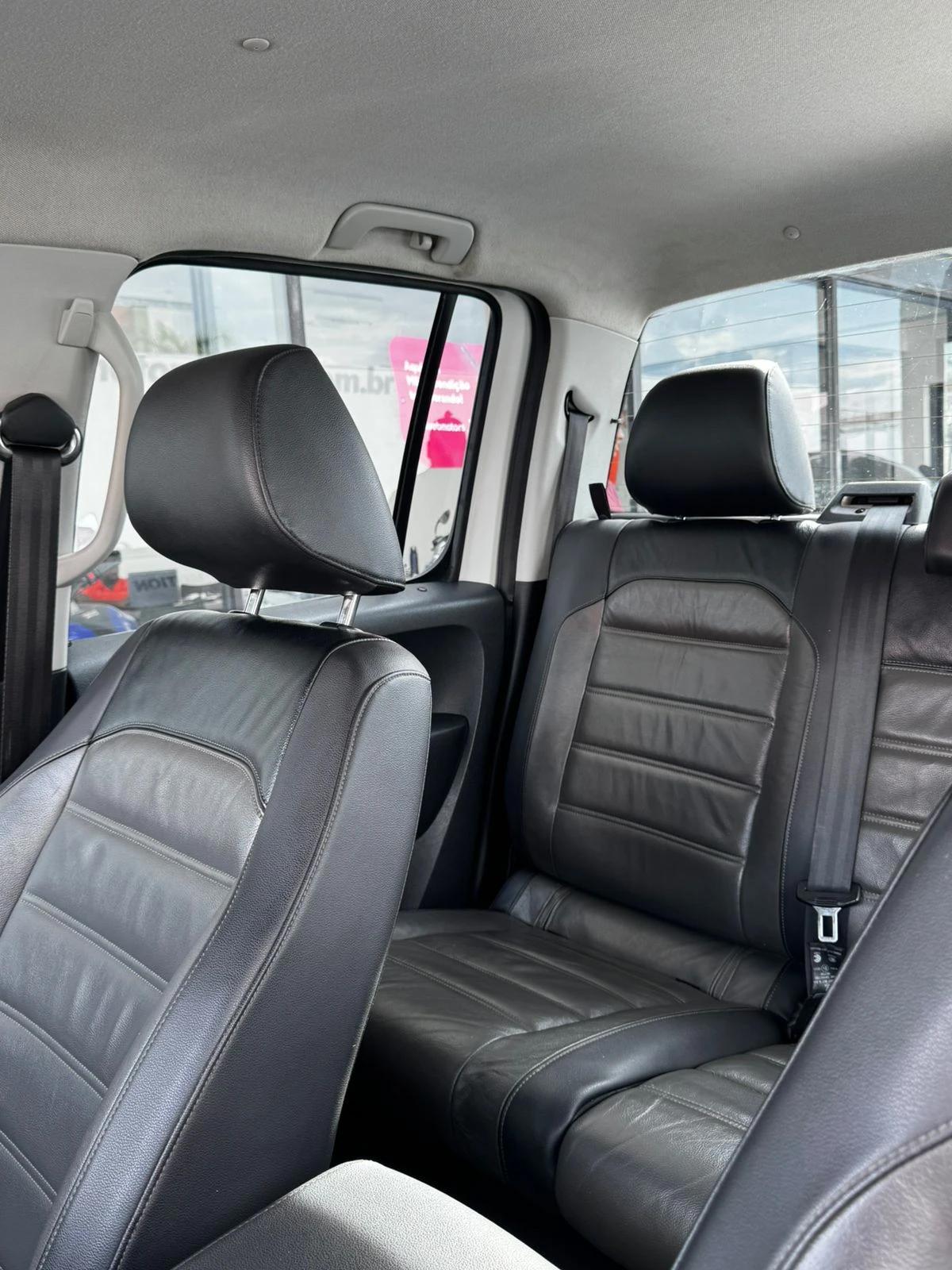 VOLKSWAGEN Amarok - Foto