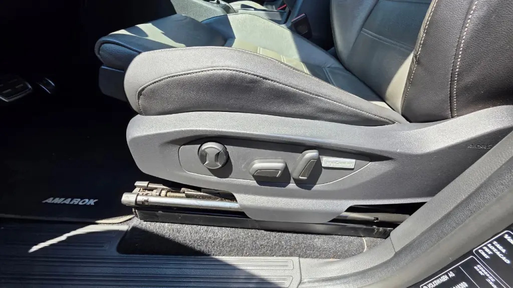 VOLKSWAGEN Amarok - Foto