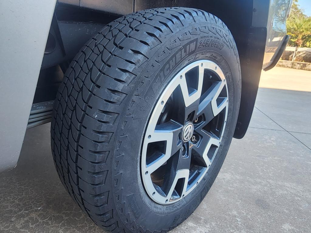 VOLKSWAGEN Amarok - Foto