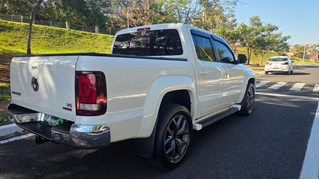 VOLKSWAGEN Amarok - Foto