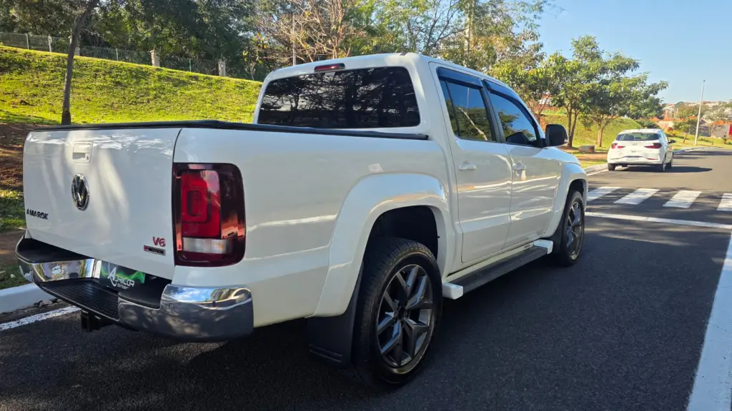 VOLKSWAGEN Amarok - Foto