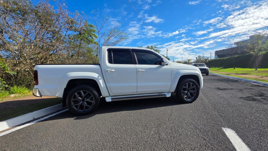 VOLKSWAGEN Amarok - Foto