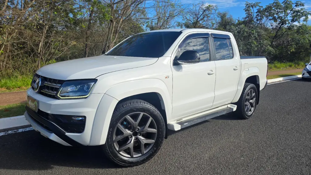 VOLKSWAGEN Amarok - Foto