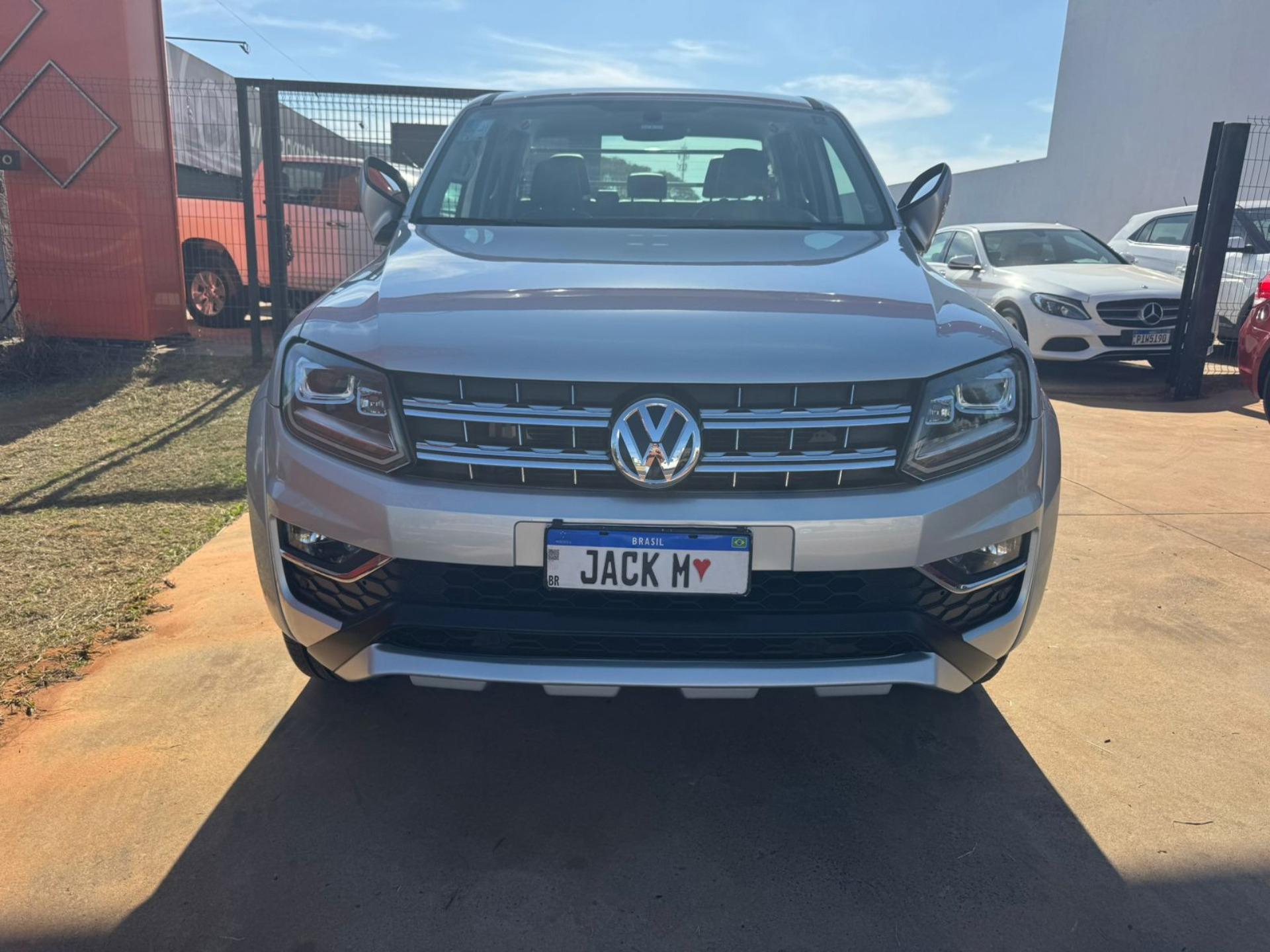 VOLKSWAGEN Amarok - Foto