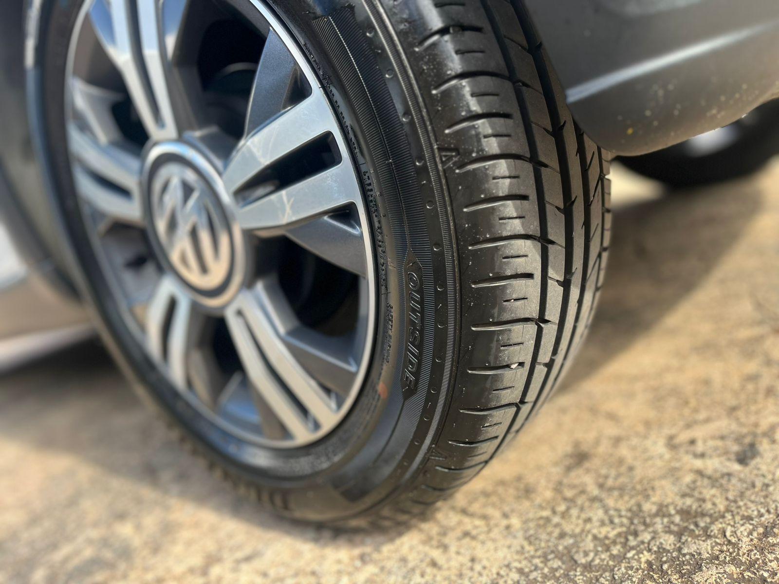 VOLKSWAGEN Cross UP - Foto