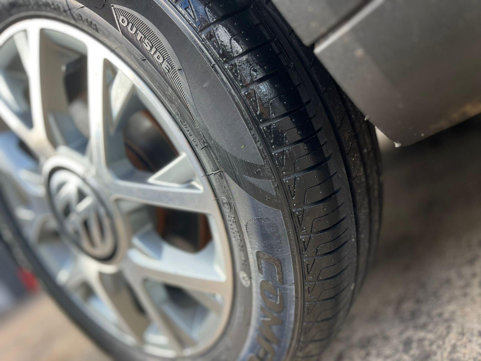 VOLKSWAGEN Cross UP - Foto