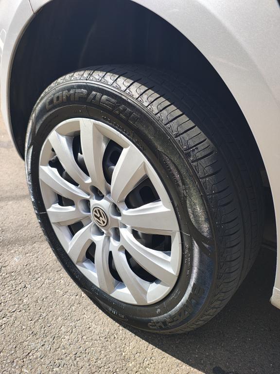 VOLKSWAGEN Fox - Foto