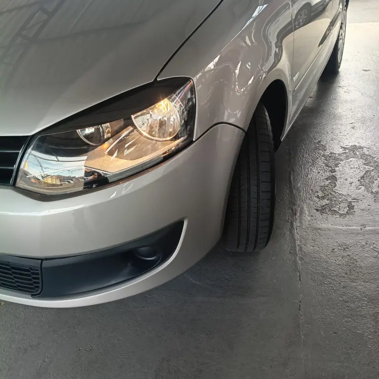 VOLKSWAGEN Fox - Foto