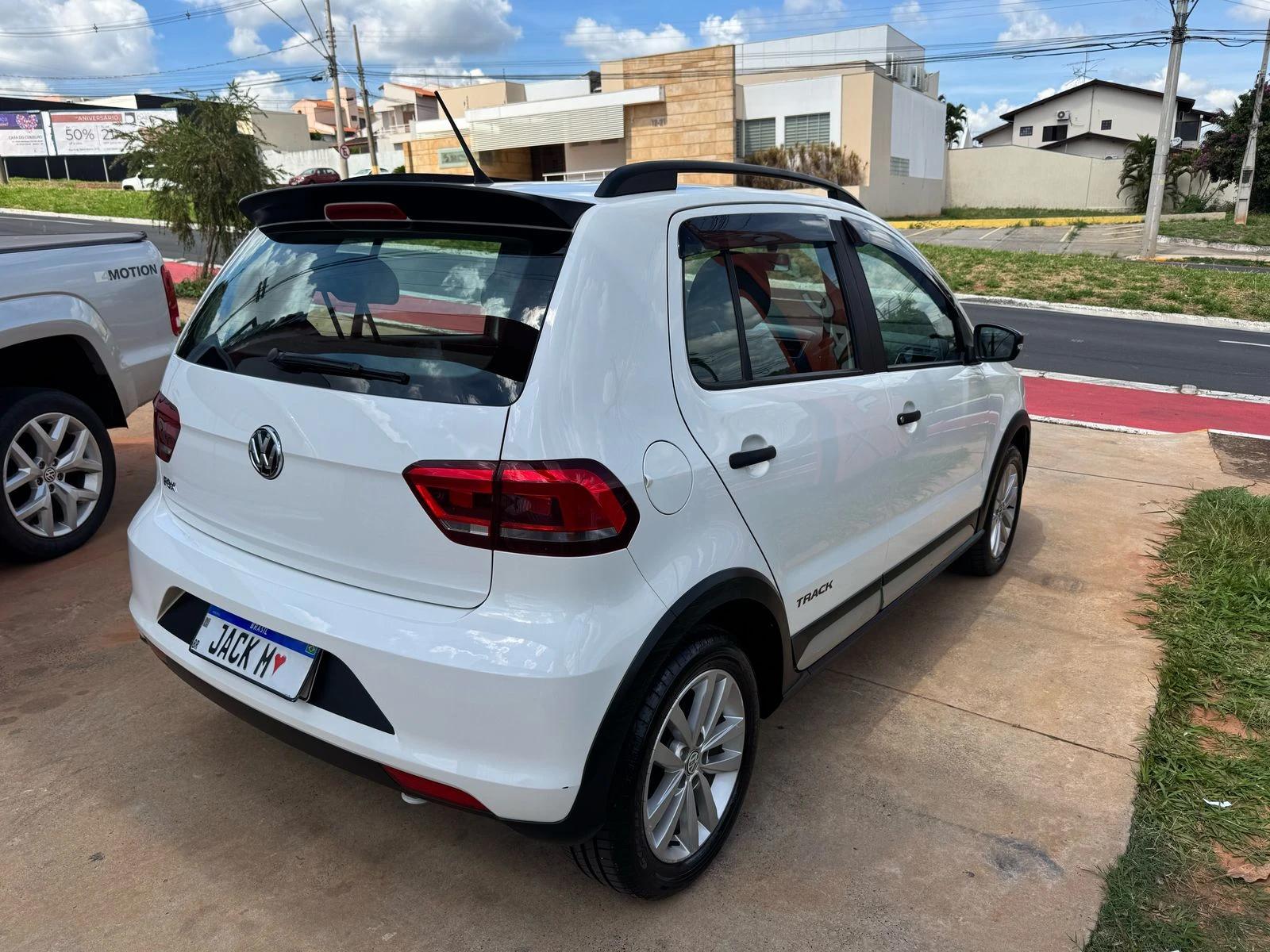 VOLKSWAGEN Fox - Foto