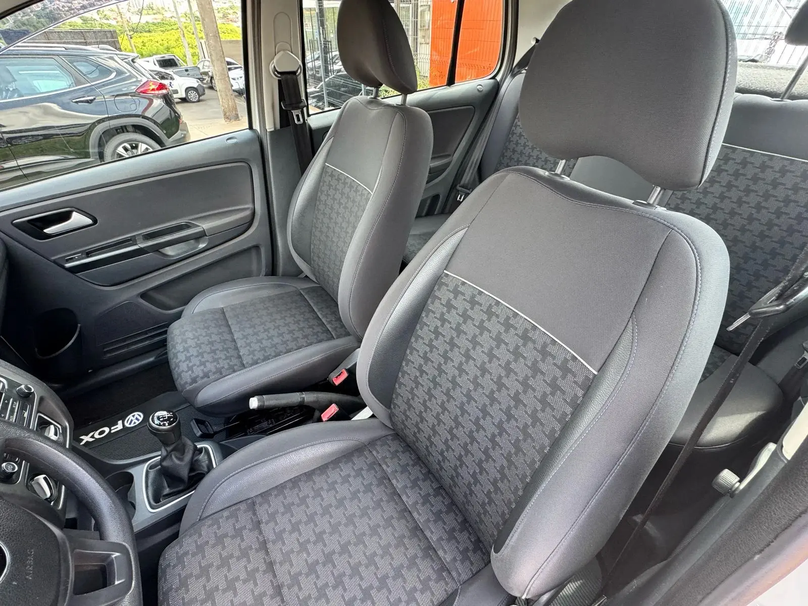 VOLKSWAGEN Fox - Foto