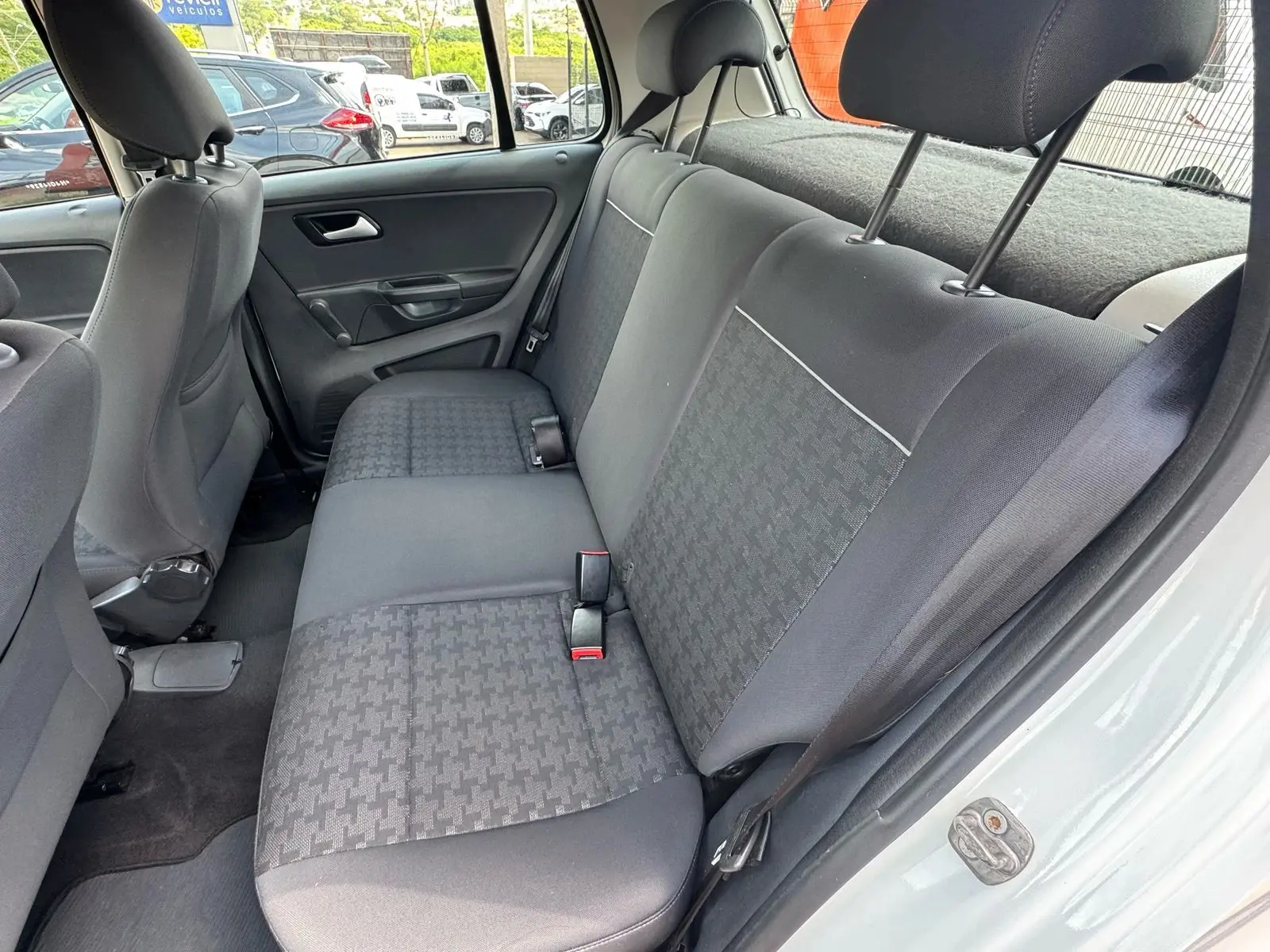 VOLKSWAGEN Fox - Foto