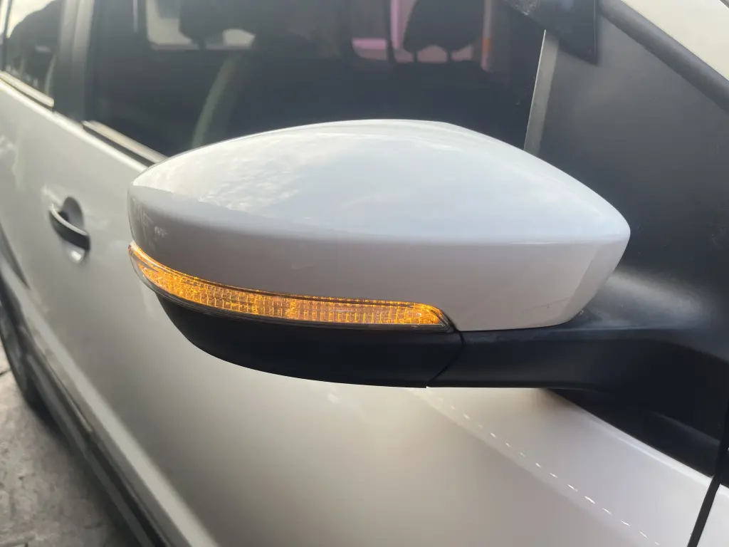 VOLKSWAGEN Fox - Foto