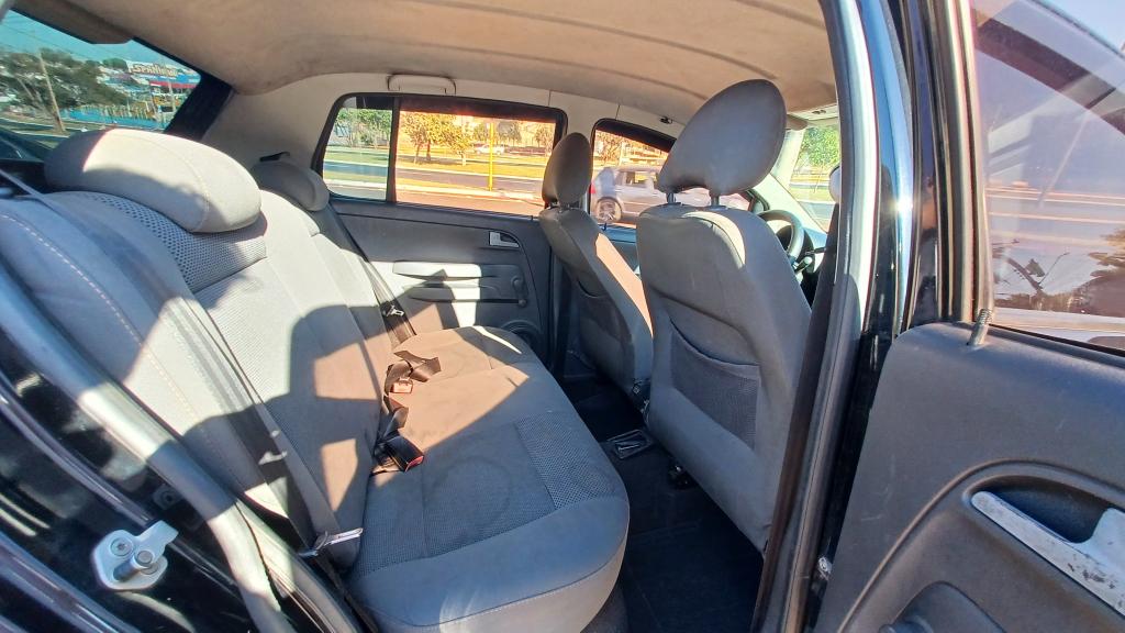 VOLKSWAGEN Fox - Foto