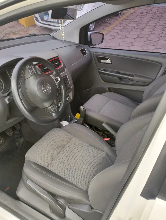 VOLKSWAGEN Fox - Foto