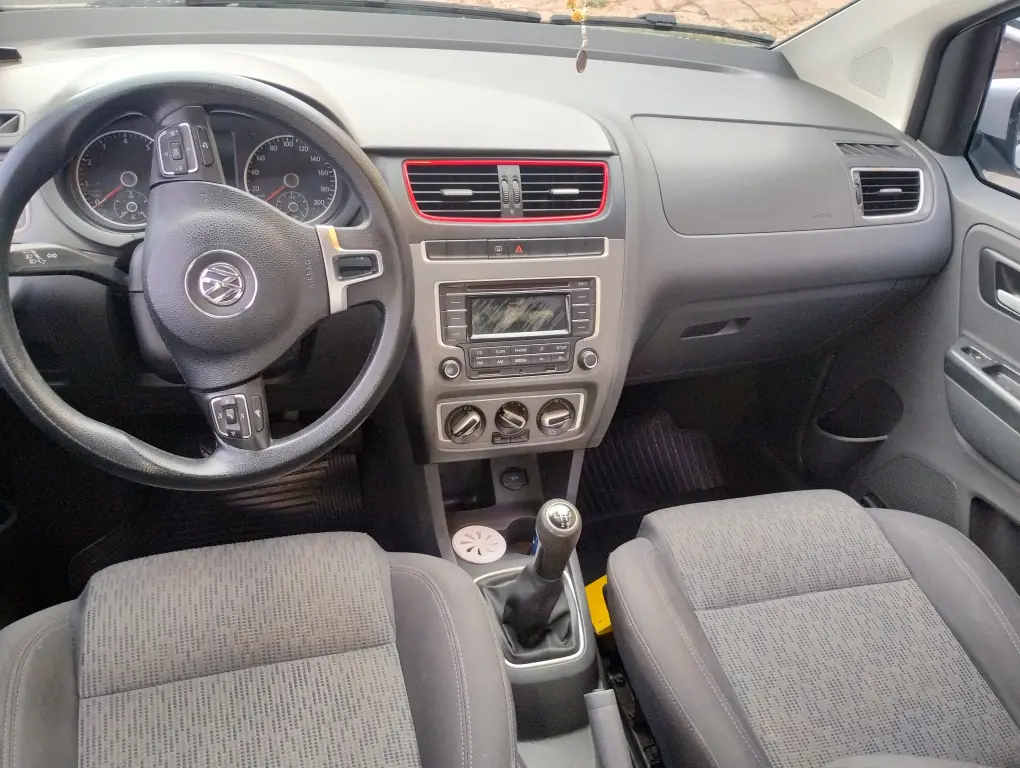 VOLKSWAGEN Fox - Foto
