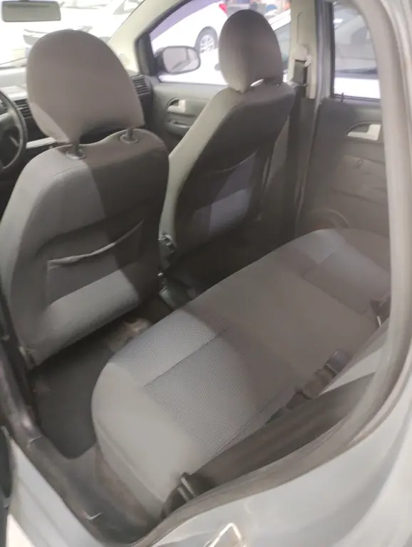 VOLKSWAGEN Fox - Foto