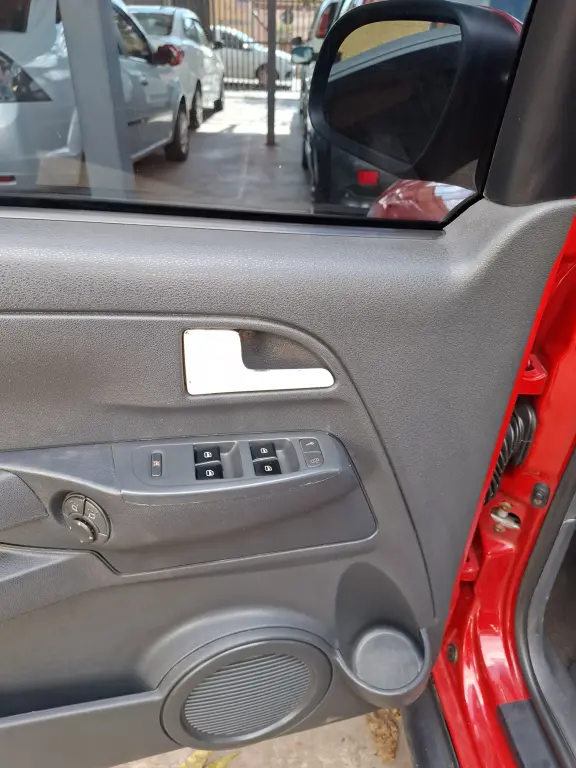 VOLKSWAGEN Fox - Foto