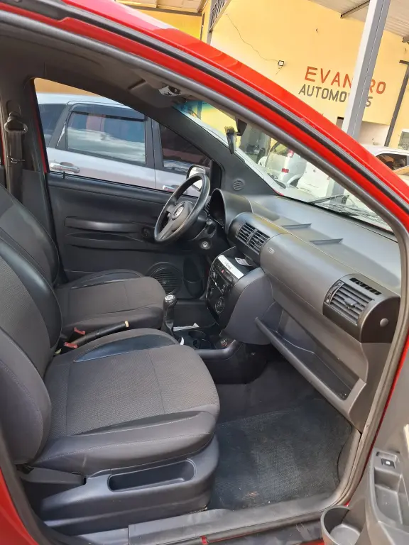 VOLKSWAGEN Fox - Foto