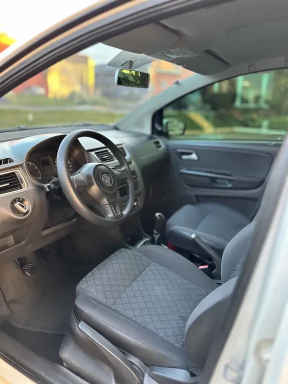 VOLKSWAGEN Fox - Foto