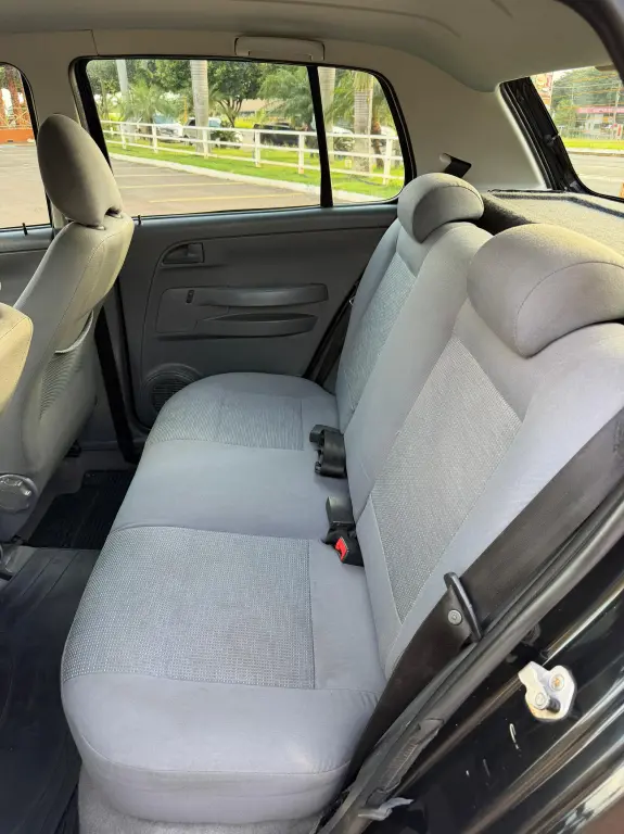 VOLKSWAGEN Fox - Foto