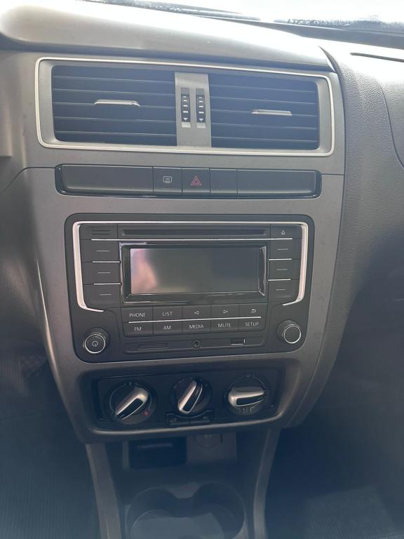 VOLKSWAGEN Fox - Foto