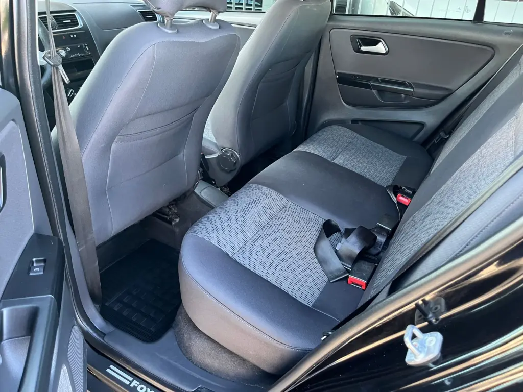 VOLKSWAGEN Fox - Foto