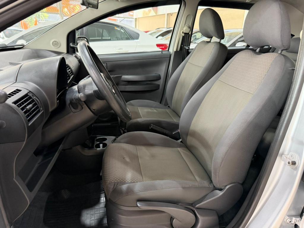 VOLKSWAGEN Fox - Foto
