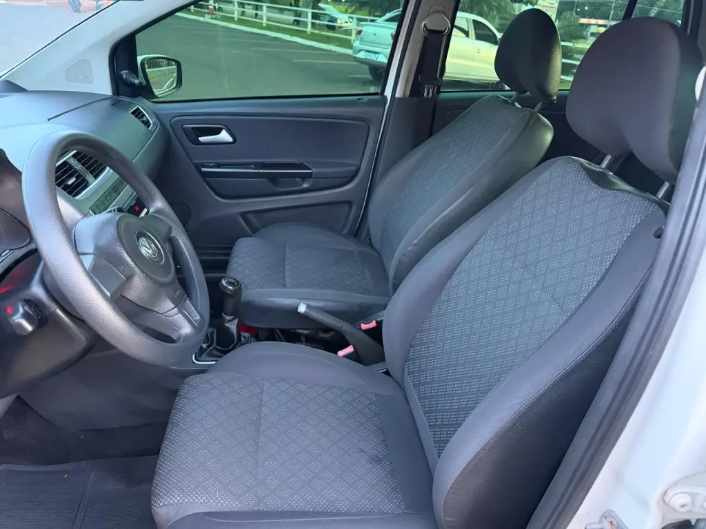 VOLKSWAGEN Fox - Foto