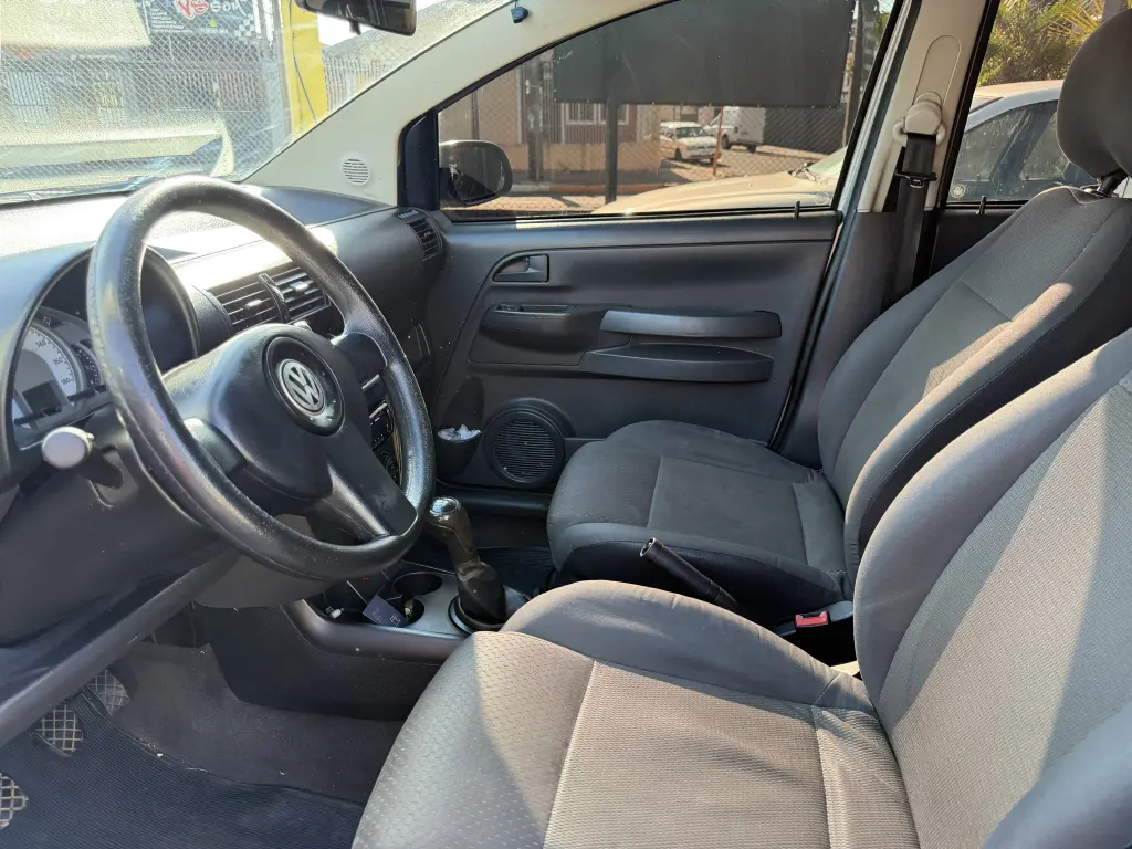 VOLKSWAGEN Fox - Foto