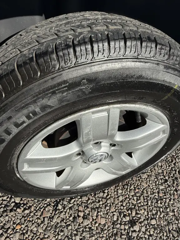 VOLKSWAGEN Fox - Foto