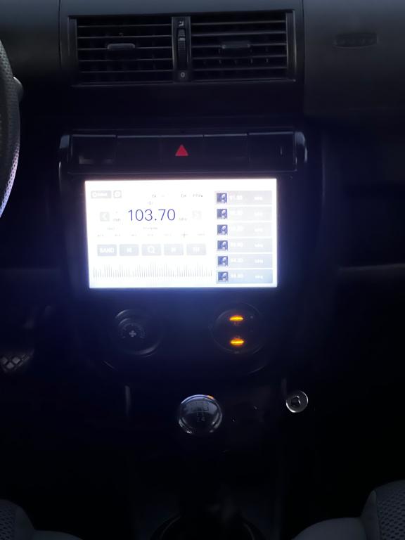 VOLKSWAGEN Fox - Foto