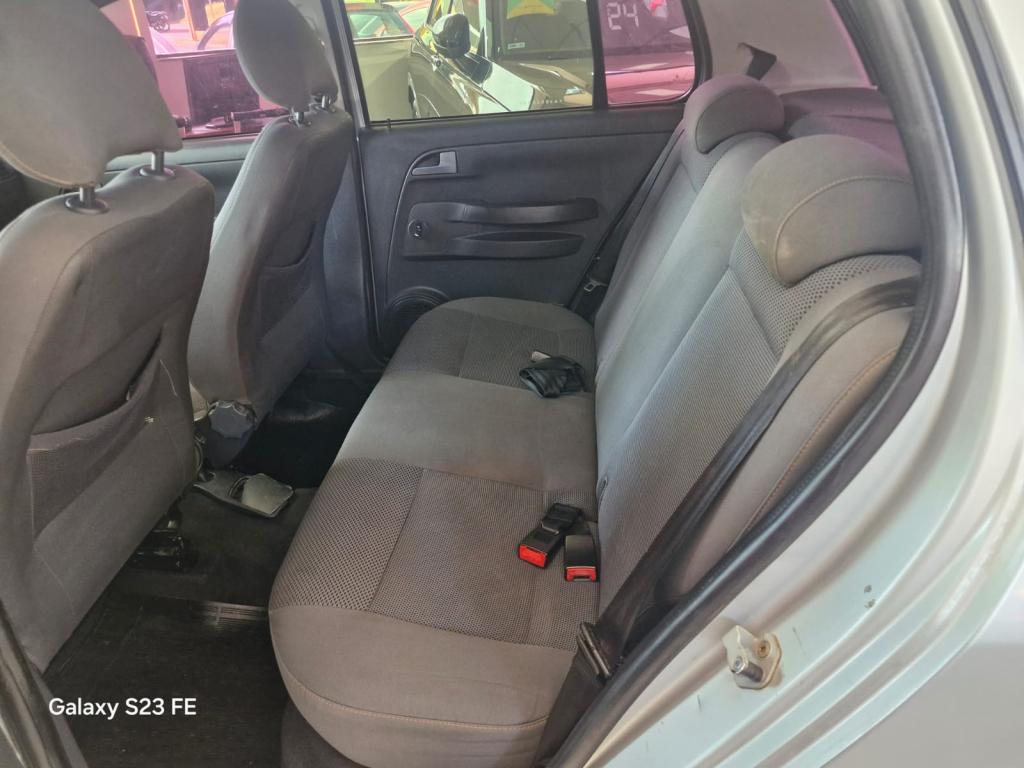 VOLKSWAGEN Fox - Foto