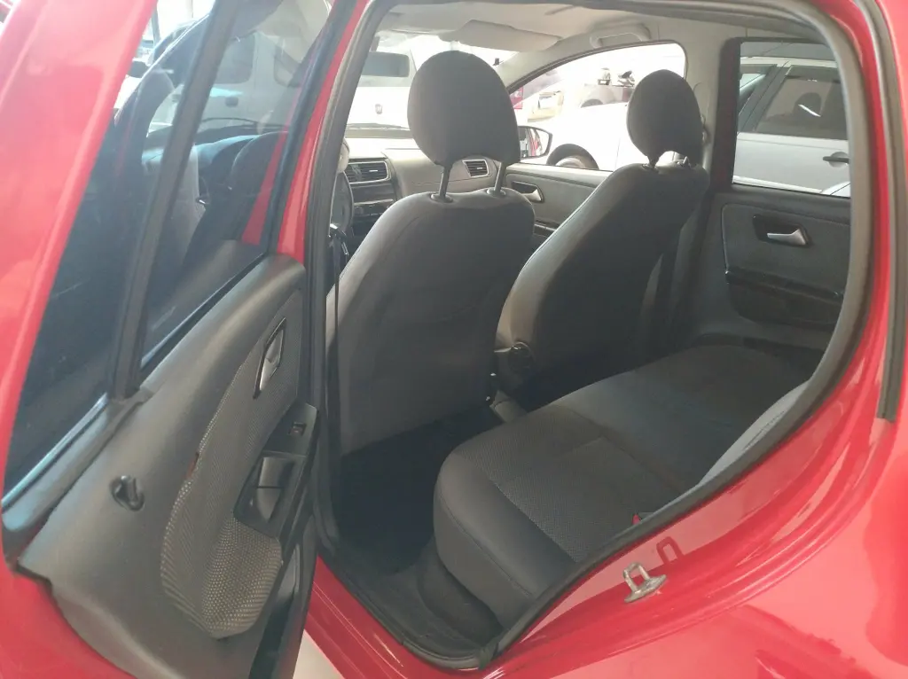 VOLKSWAGEN Fox - Foto