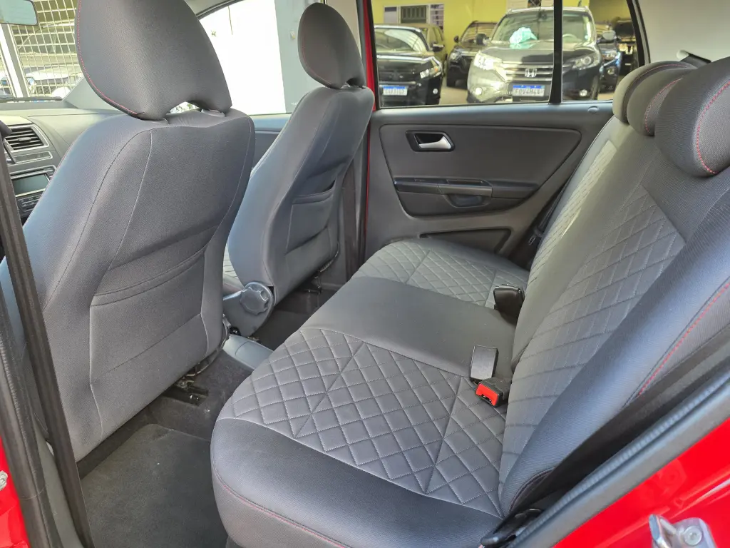 VOLKSWAGEN Fox - Foto