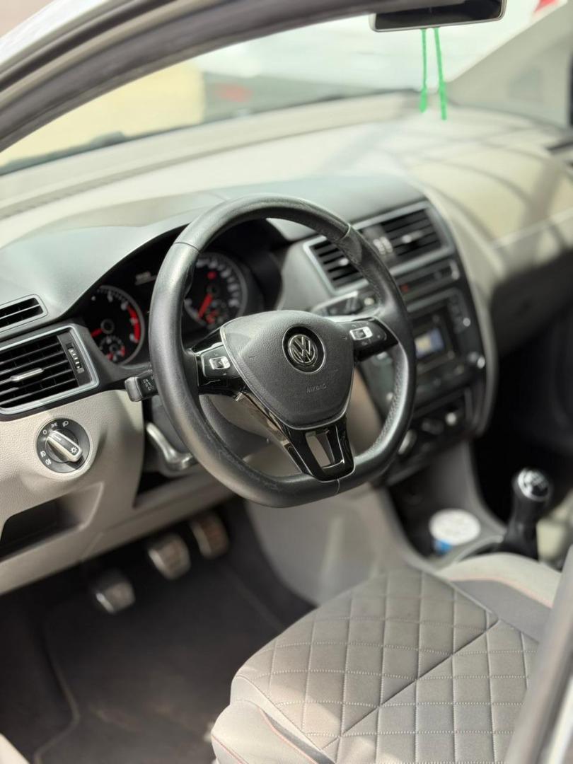 VOLKSWAGEN Fox - Foto