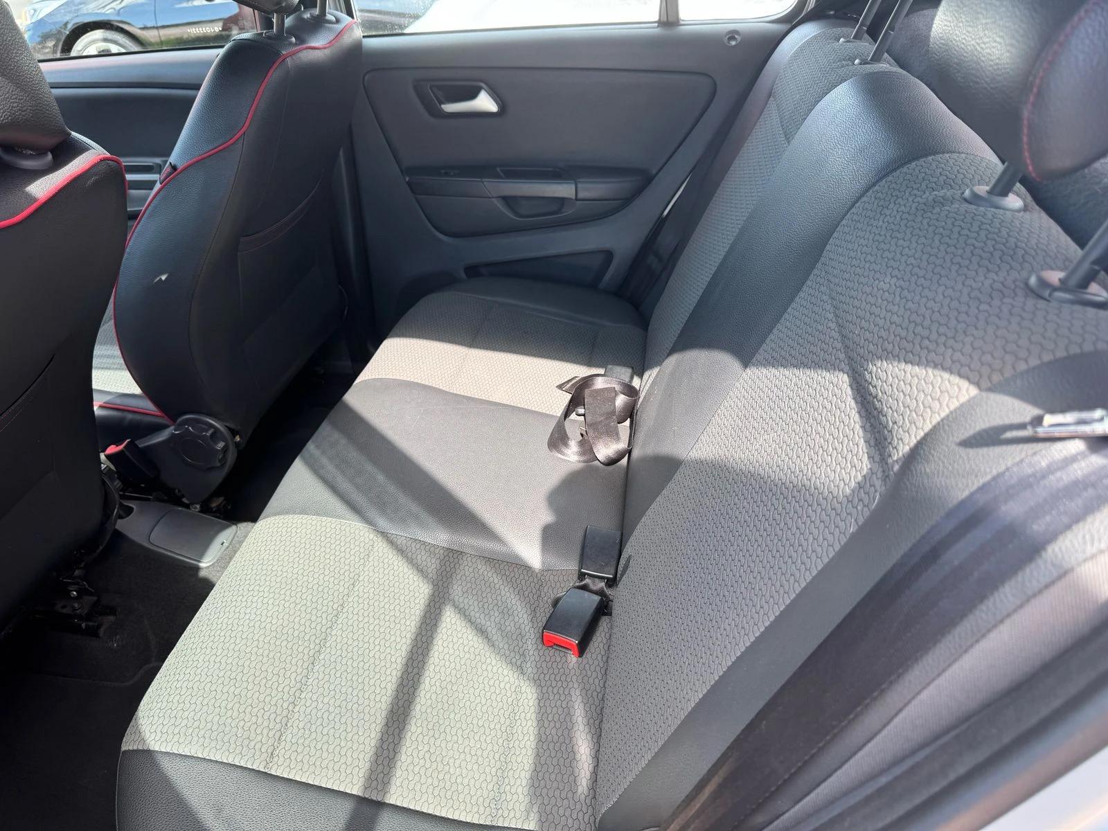 VOLKSWAGEN Fox - Foto