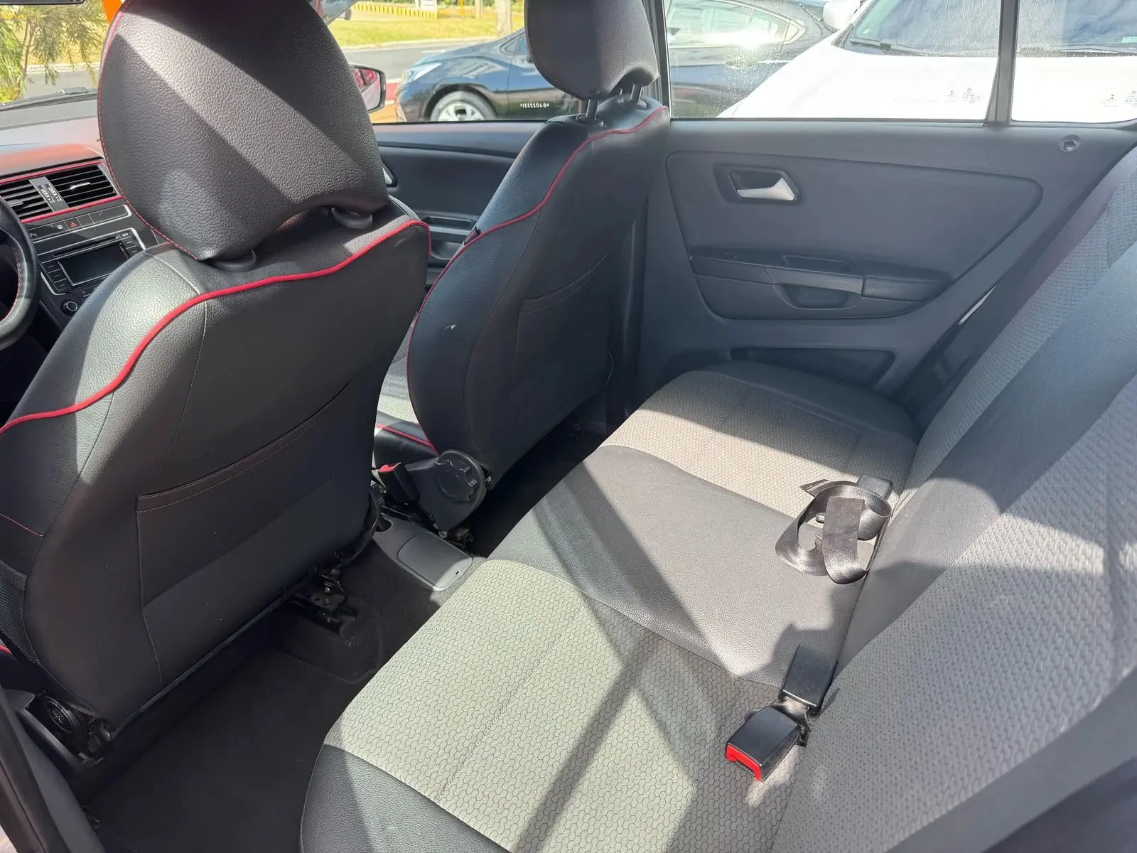 VOLKSWAGEN Fox - Foto