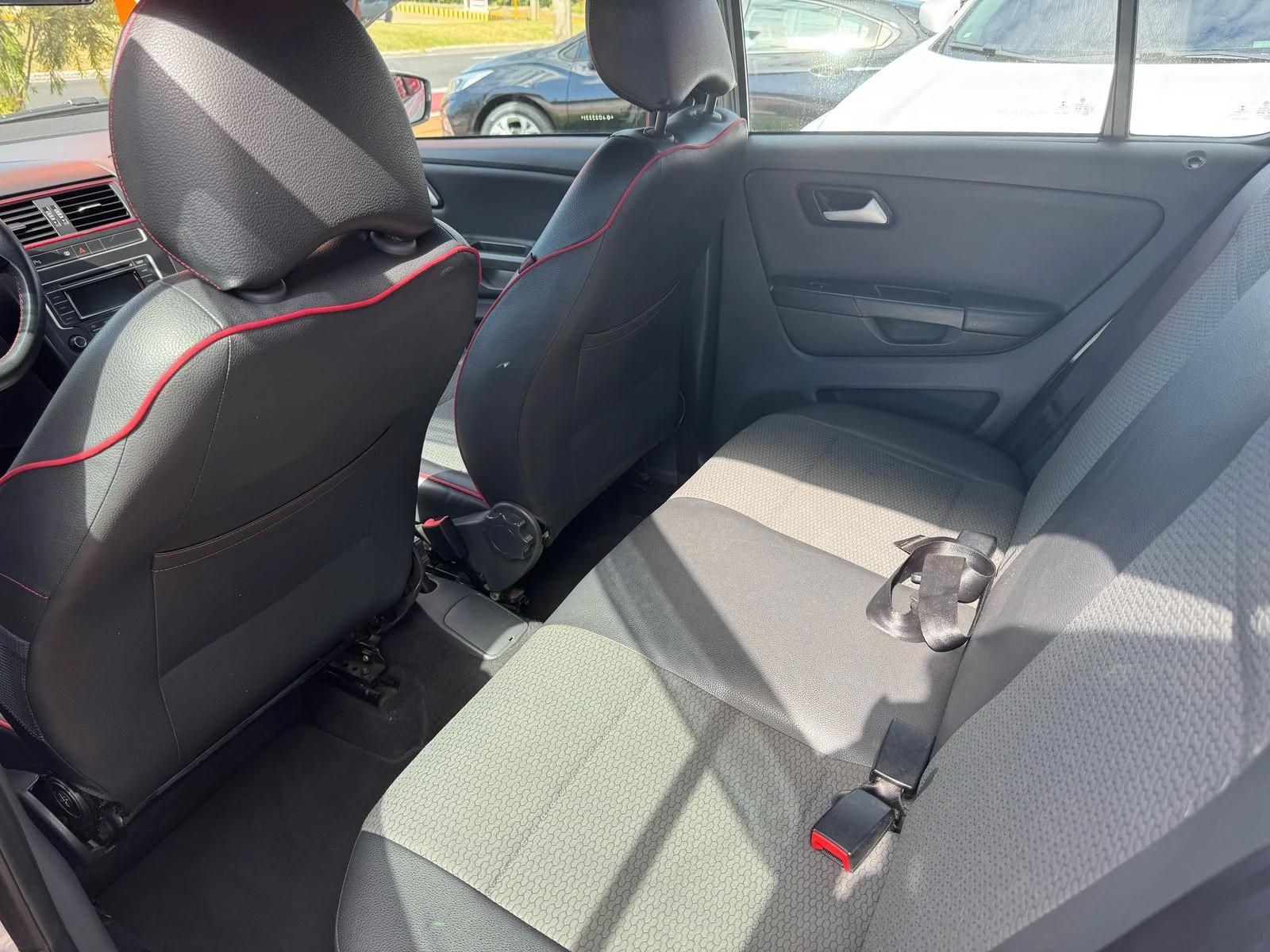 VOLKSWAGEN Fox - Foto