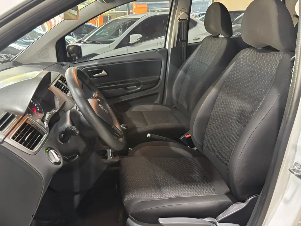 VOLKSWAGEN Fox - Foto