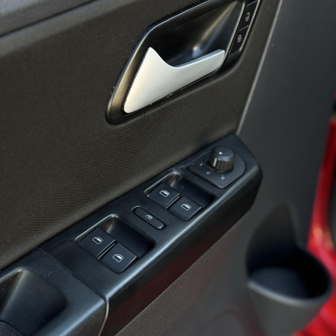 VOLKSWAGEN Fox - Foto