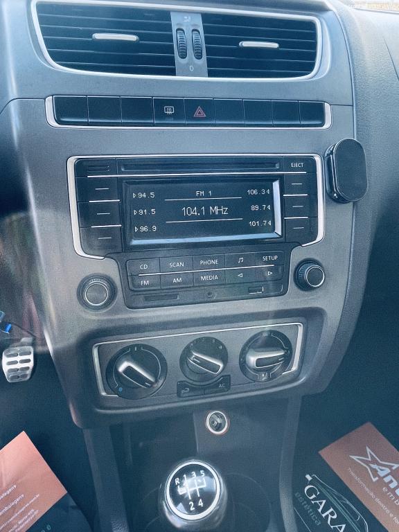 VOLKSWAGEN Fox - Foto