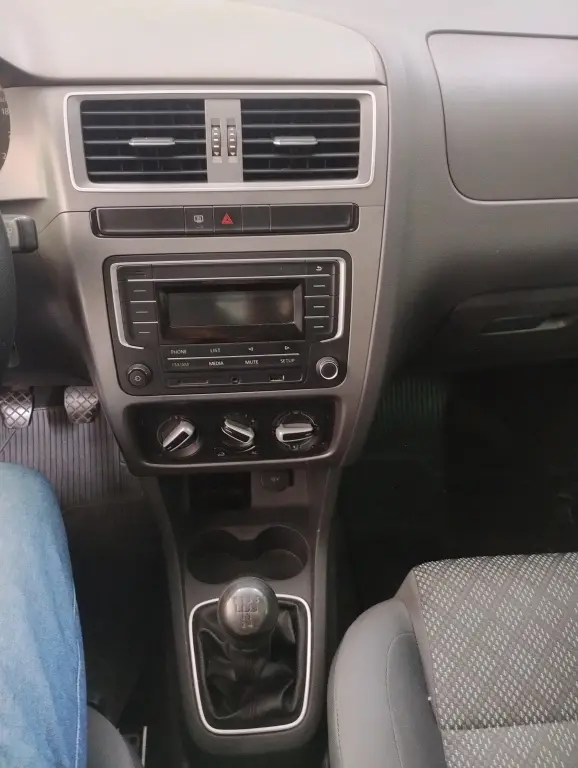 VOLKSWAGEN Fox - Foto