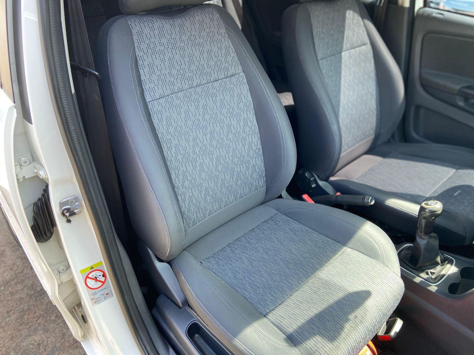 VOLKSWAGEN Fox - Foto