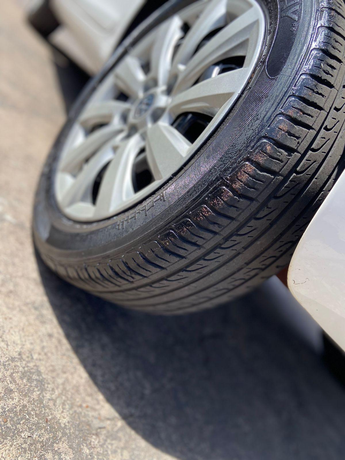 VOLKSWAGEN Fox - Foto