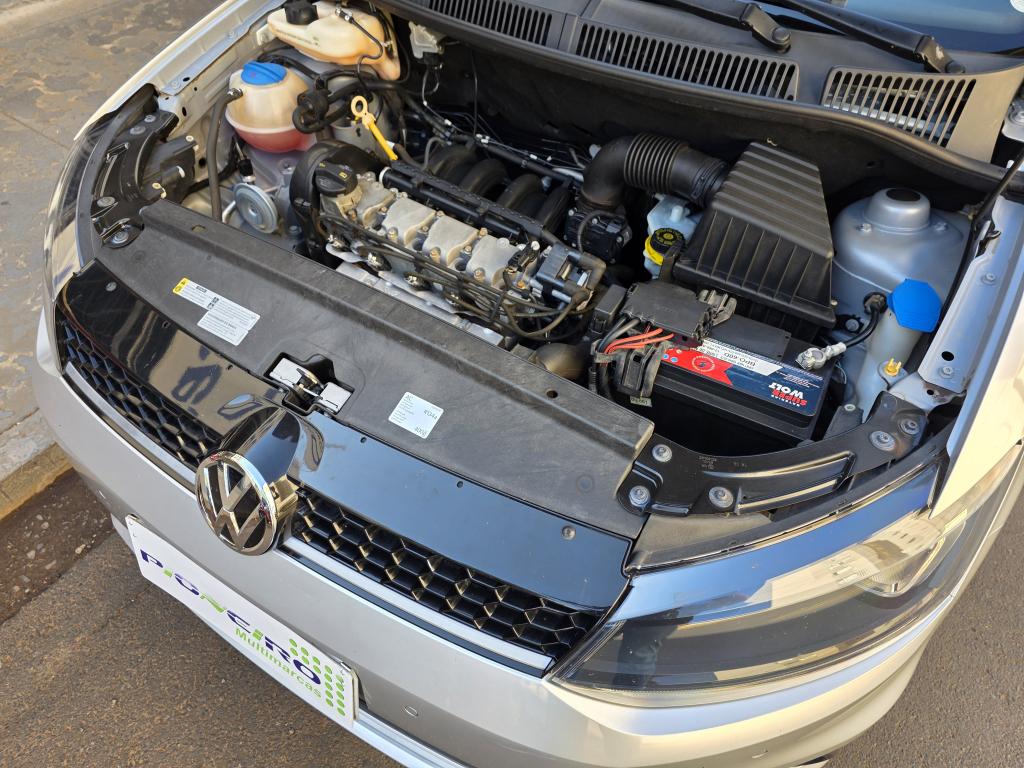 VOLKSWAGEN Fox - Foto