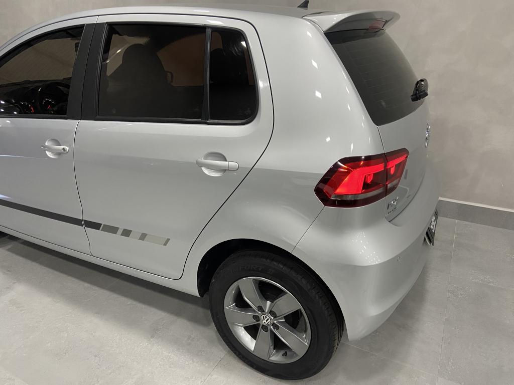 VOLKSWAGEN Fox - Foto