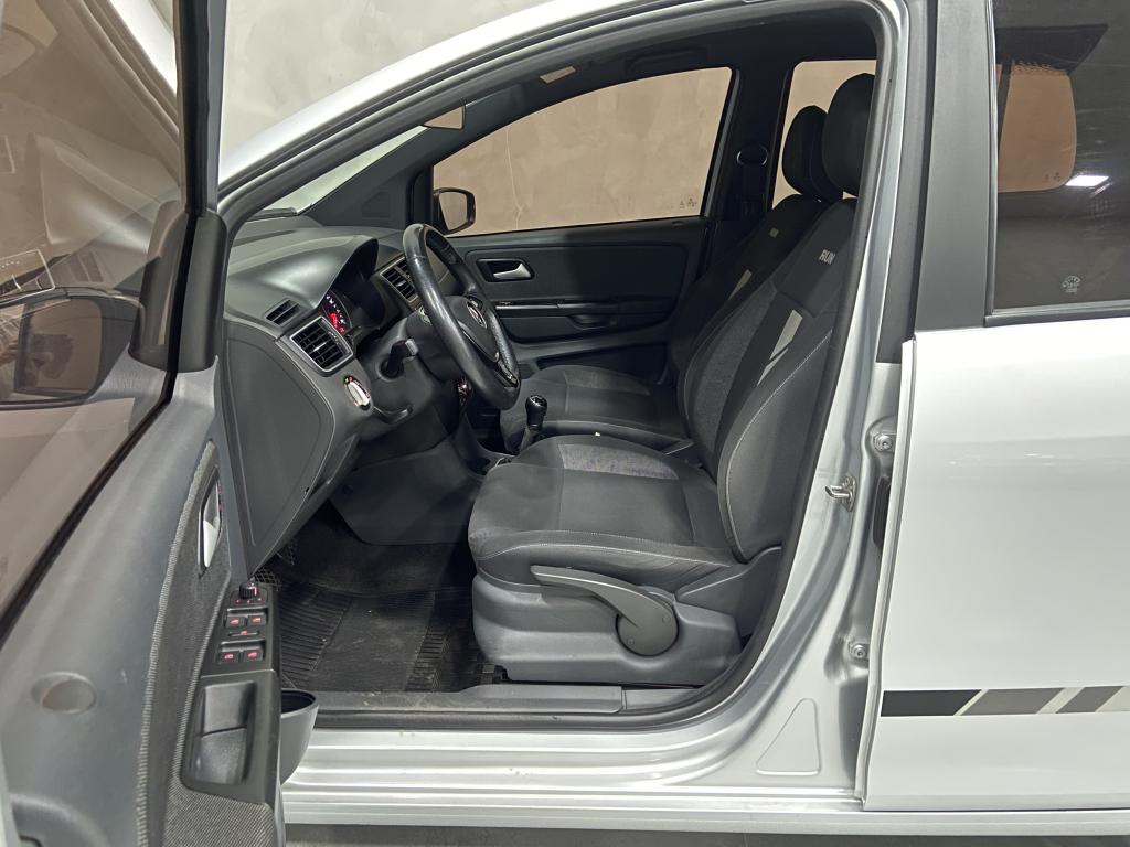 VOLKSWAGEN Fox - Foto