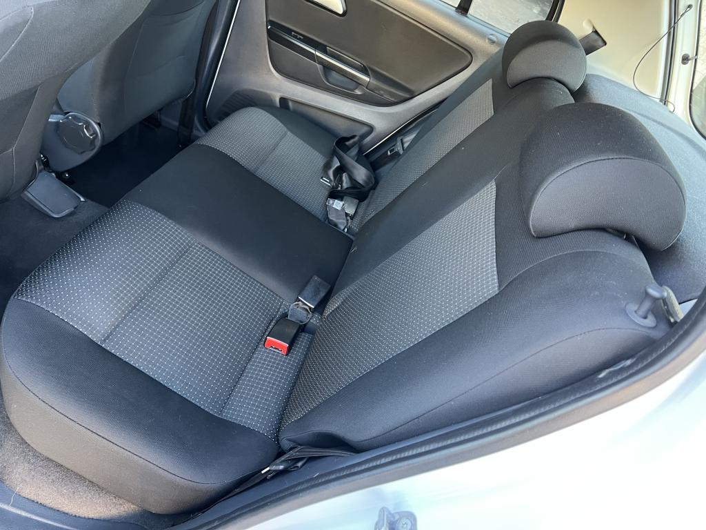 VOLKSWAGEN Fox - Foto